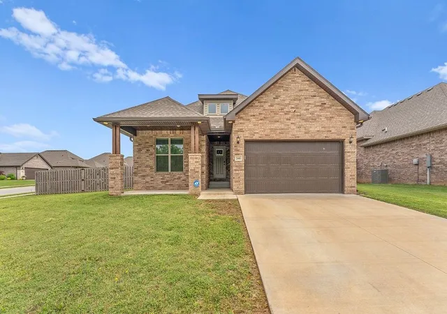 Homes for sale in Pea Ridge, AR | 2401 Lock Ln, Pea Ridge, AR 72751 | MLS# 1347975