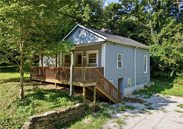 2nd image of 2 Fuller St, Eureka Springs, AR 72632 | MLS# 1348656