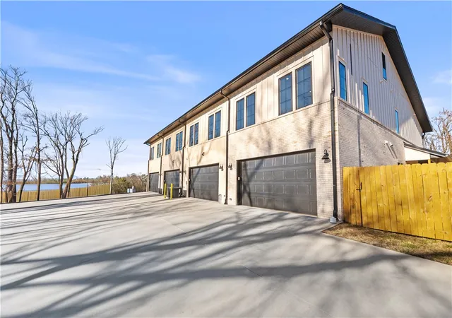 26th image of 825 Nw 14th St, Bentonville, AR 72712 | MLS# 1348244