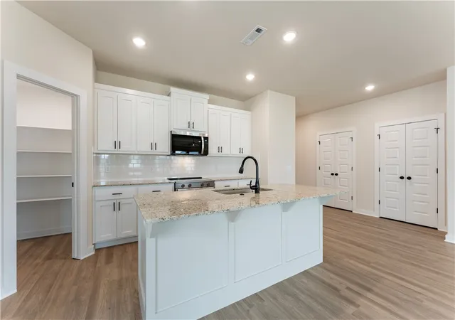 3rd image of 1712 Gerald Shay Rd, Gentry, AR 72734 | MLS# 1348775