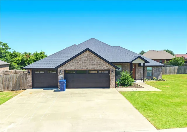 1st image of 909 Carter Ct, Siloam Springs, AR 72761 | MLS# 1348866