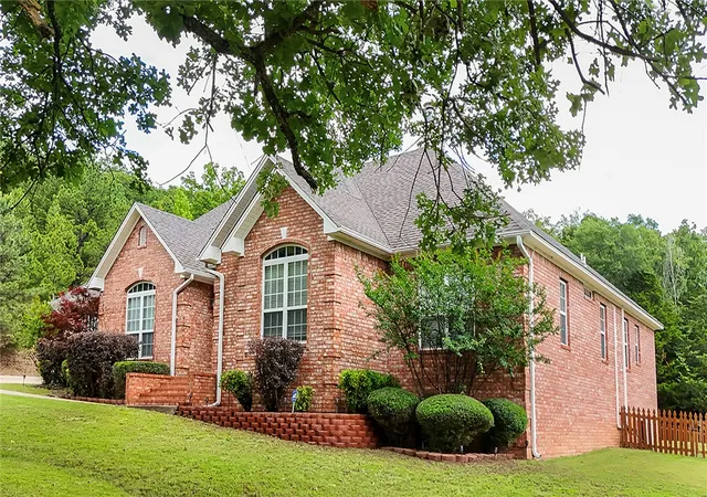 Photo 2 of Single family home for sale at 351 Channel Cir, Russellville, AR 72802 | MLS# 1348837 | Listing updated on 2026-08-03