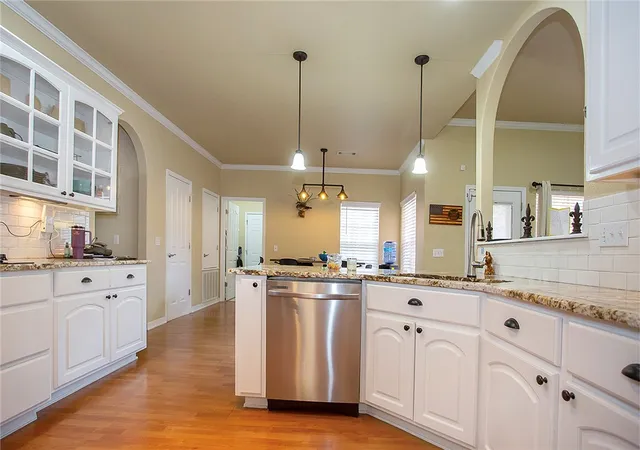 Photo 5 of Single family home for sale at 351 Channel Cir, Russellville, AR 72802 | MLS# 1348837 | Listing updated on 2026-08-03