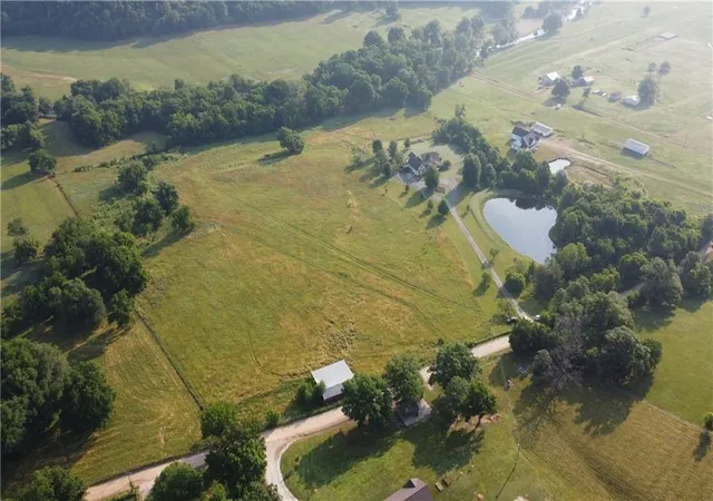 2nd image of 14400 Osage Creek Rd, Springdale, AR 72762 | MLS# 1348505