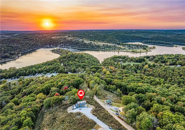 2nd image of 13896 Skyline Dr, Omaha, AR 72662 | MLS# 1347941