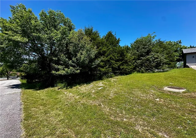 4th image of 5 Bandy Dr, Holiday Island, AR 72631 | MLS# 1347105