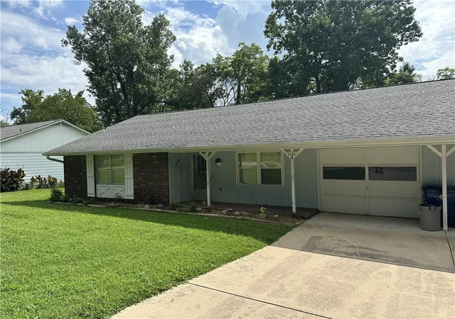 1st image of 1121 Meadowbrook Dr, Mountain Home, AR 72653 | MLS# 1348965