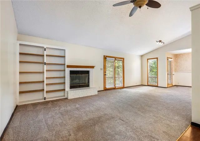 2nd image of 4 Cherhill Dr, Bella Vista, AR 72714 | MLS# 1348330