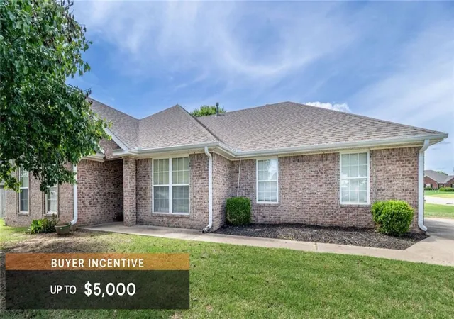 1st image of 800 Custer St, Prairie Grove, AR 72753 | MLS# 1348727