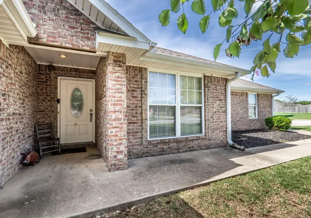 3rd image of 800 Custer St, Prairie Grove, AR 72753 | MLS# 1348727