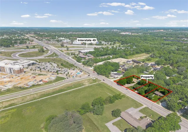 4th image of 2460 Wedington Dr, Fayetteville, AR 72701 | MLS# 1347918