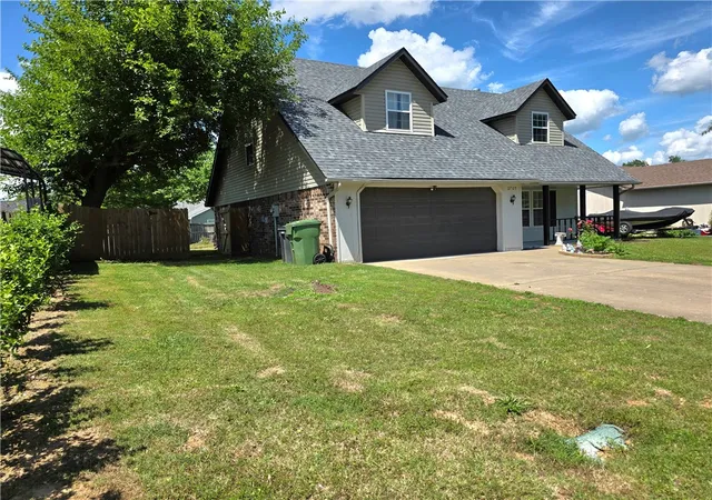 Homes for sale in Rogers, AR | 2705 W Sunset Dr, Rogers, AR 72756 | MLS# 1348692