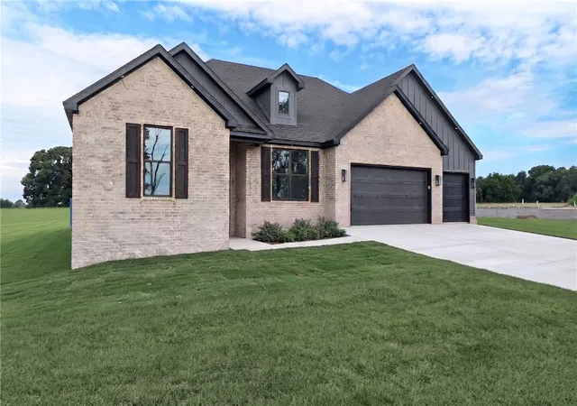 1st image of 5121 S Pleasant Valley, Gentry, AR 72734 | MLS# 1348356