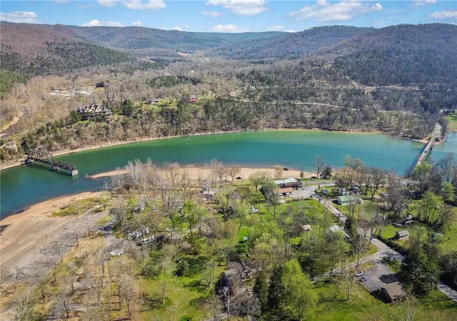 2nd image of 201 Palisade Dr, Eureka Springs, AR 72631 | MLS# 1348962