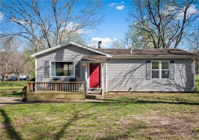 3rd image of 201 Palisade Dr, Eureka Springs, AR 72631 | MLS# 1348962