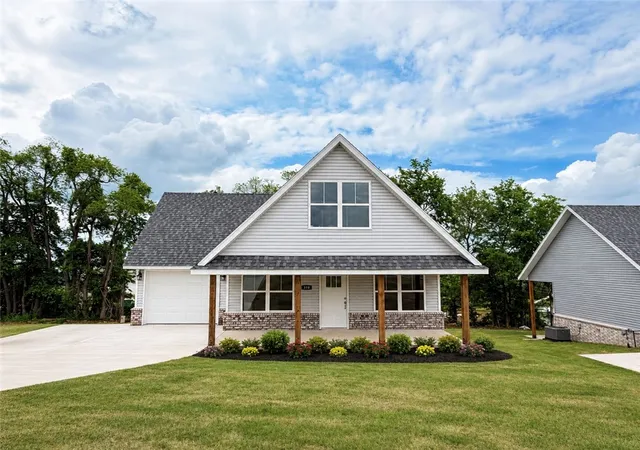 Homes for sale in Huntsville, AR | 348 Lavona Ln, Huntsville, AR 72740 | MLS# 1349084