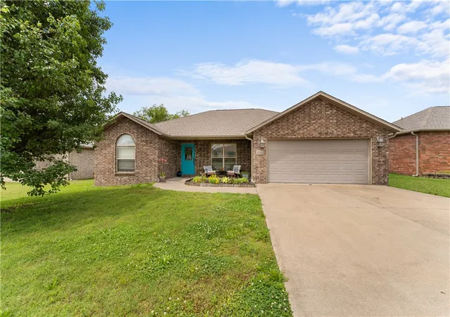 Homes for sale in Siloam Springs, AR | 1908 Messick Ct, Siloam Springs, AR 72761 | MLS# 1348699