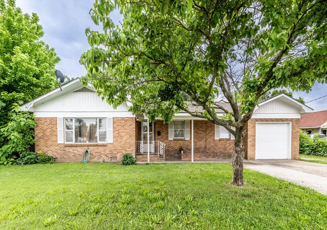 2nd image of 410 W Olive St, Rogers, AR 72756 | MLS# 1347467