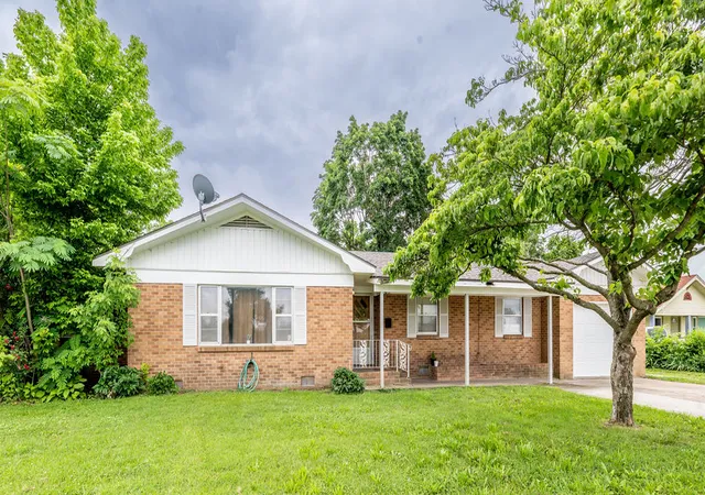 3rd image of 410 W Olive St, Rogers, AR 72756 | MLS# 1347467