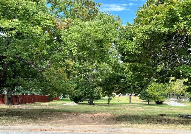 2nd image of 1327 N Woolsey Ave, Fayetteville, AR 72703 | MLS# 1349256