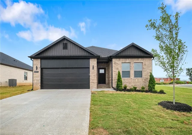 1st image of 1300 Nw 15th St, Gentry, AR 72734 | MLS# 1349143