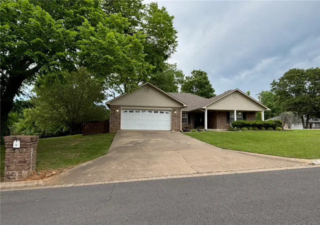 1st image of 10 Fairbrook Ln, Clarksville, AR 72830 | MLS# 1348950
