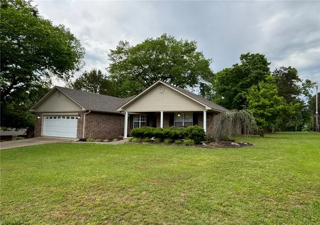 2nd image of 10 Fairbrook Ln, Clarksville, AR 72830 | MLS# 1348950