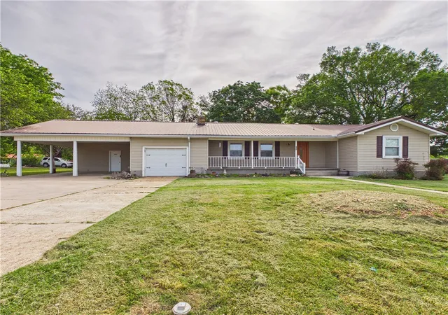 1st image of 803 N Springfield St, Berryville, AR 72616 | MLS# 1349280