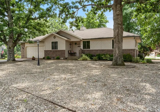 1st image of 19 Kildonan Dr, Bella Vista, AR 72715 | MLS# 1349266