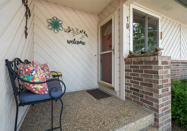2nd image of 19 Kildonan Dr, Bella Vista, AR 72715 | MLS# 1349266
