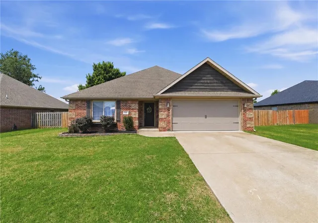 3rd image of 1021 Sienna Dr, Centerton, AR 72719 | MLS# 1348582