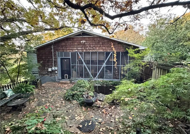 4th image of 1111 Valley View Dr, Fayetteville, AR 72701 | MLS# 1348791