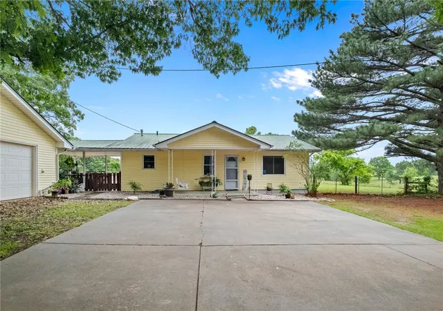 Homes for sale in Kansas, OK | 10853 412 Hwy, Kansas, OK 74347 | MLS# 1349326