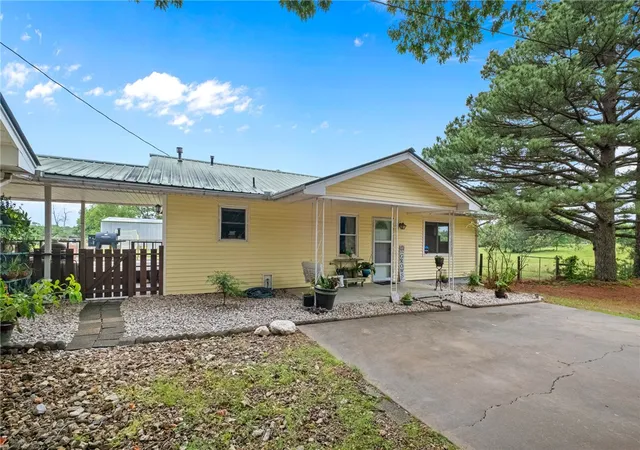 Homes for sale in Kansas, OK | 10853 412 Hwy, Kansas, OK 74347 | MLS# 1349326