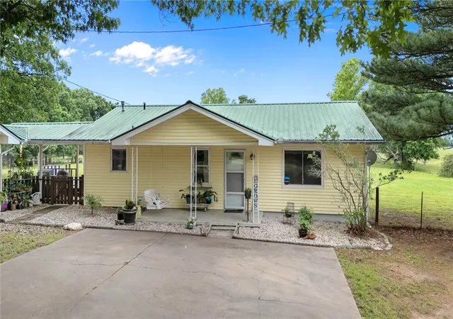 Homes for sale in Kansas, OK | 10853 412 Hwy, Kansas, OK 74347 | MLS# 1349326