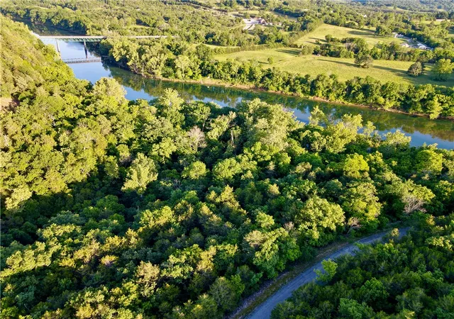 3rd image of 223 County Road 1091, Eureka Springs, AR 72631 | MLS# 1349285