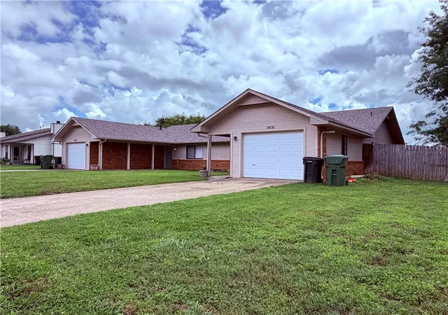 2nd image of 1813 & 1815 S 14th Pl, Rogers, AR 72758 | MLS# 1349357