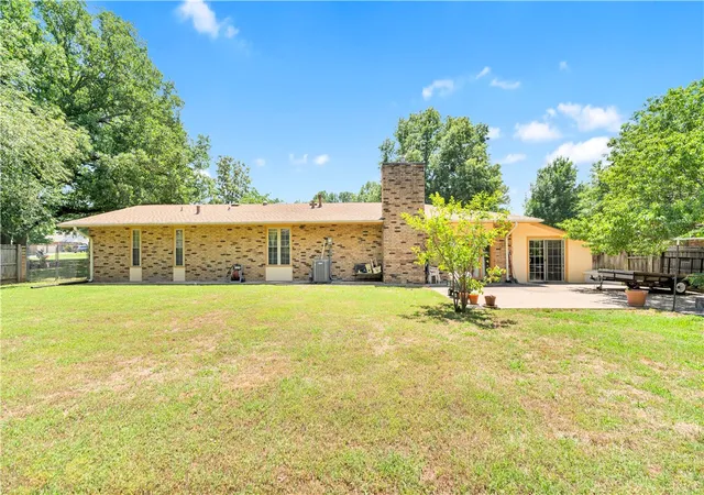 Homes for sale in Siloam Springs, AR | 2015 Jefferson, Siloam Springs, AR 72761 | MLS# 1349363