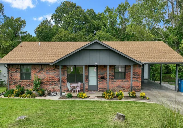 1st image of 10 Dillow Ln, Bella Vista, AR 72714 | MLS# 1349207