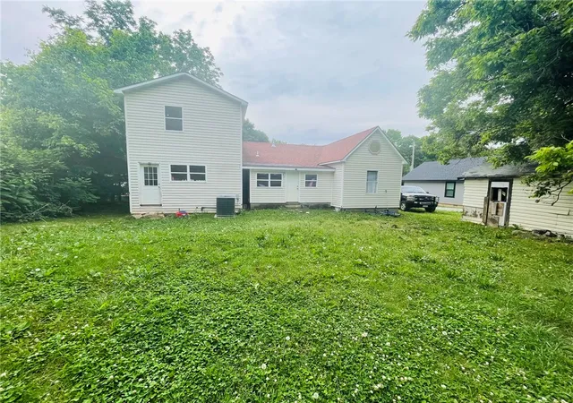 2nd image of 309 Douglas St, Berryville, AR 72616 | MLS# 1349228