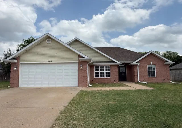 1st image of 1705 N Valor, Siloam Springs, AR 72761 | MLS# 1349378
