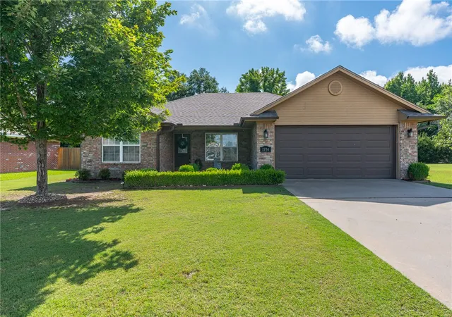 Homes for sale in Alma, AR | 1724 Riley Cir, Alma, AR 72921 | MLS# 1349413