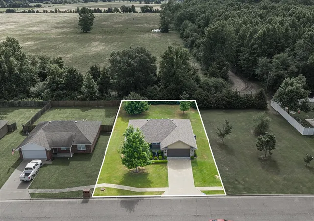 Homes for sale in Alma, AR | 1724 Riley Cir, Alma, AR 72921 | MLS# 1349413