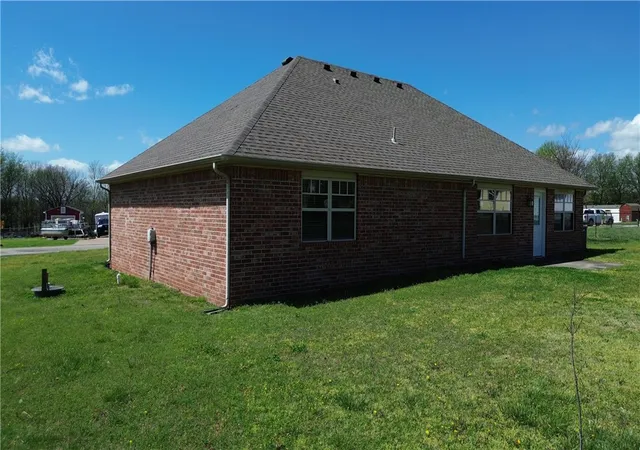 4th image of 2003 Estates Dr, Grove, OK 74344 | MLS# 1349437
