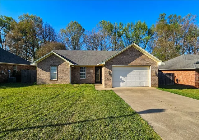 Homes for sale in Russellville, AR | 123 Ashbrook Ln, Russellville, AR 72802 | MLS# 1349451
