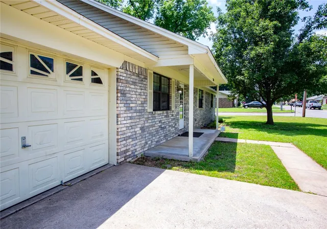 Homes for sale in Russellville, AR | 2200 19th St, Russellville, AR 72802 | MLS# 1349575