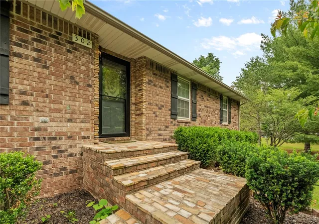 1st image of 302 Tamarind St, Harrison, AR 72601 | MLS# 1349420