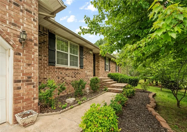 3rd image of 302 Tamarind St, Harrison, AR 72601 | MLS# 1349420