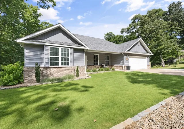 1st image of 11 Melbourn Dr, Bella Vista, AR 72714 | MLS# 1349604