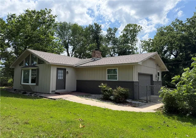 1st image of 212 W Kimberly Ln, Rogers, AR 72756 | MLS# 1349619